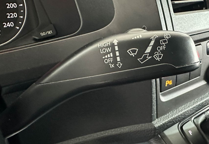 Volkswagen Caravelle 2019 Білий