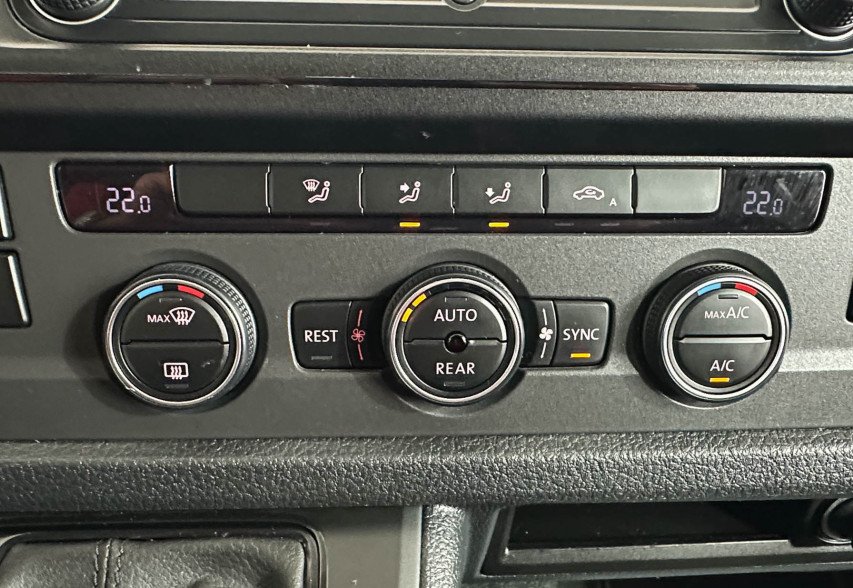Volkswagen Caravelle 2019 Білий