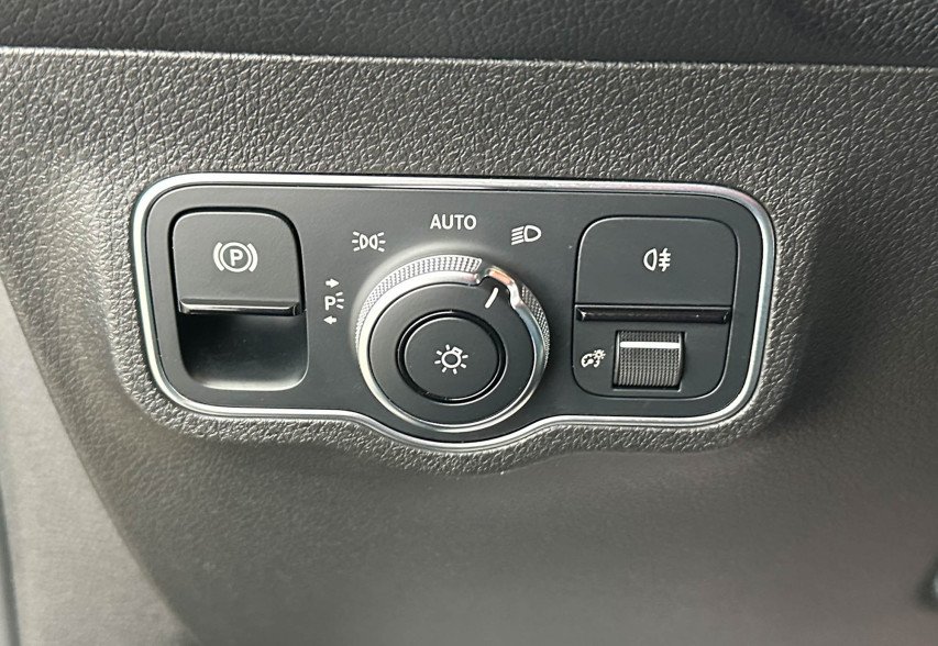 Mercedes-Benz GLB 2021 чорний