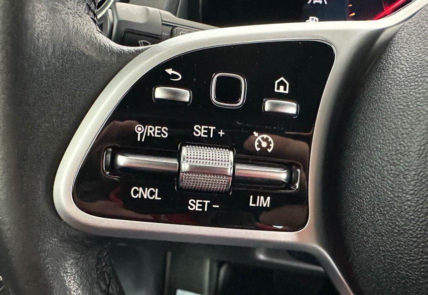 Mercedes-Benz GLB 2021 чорний