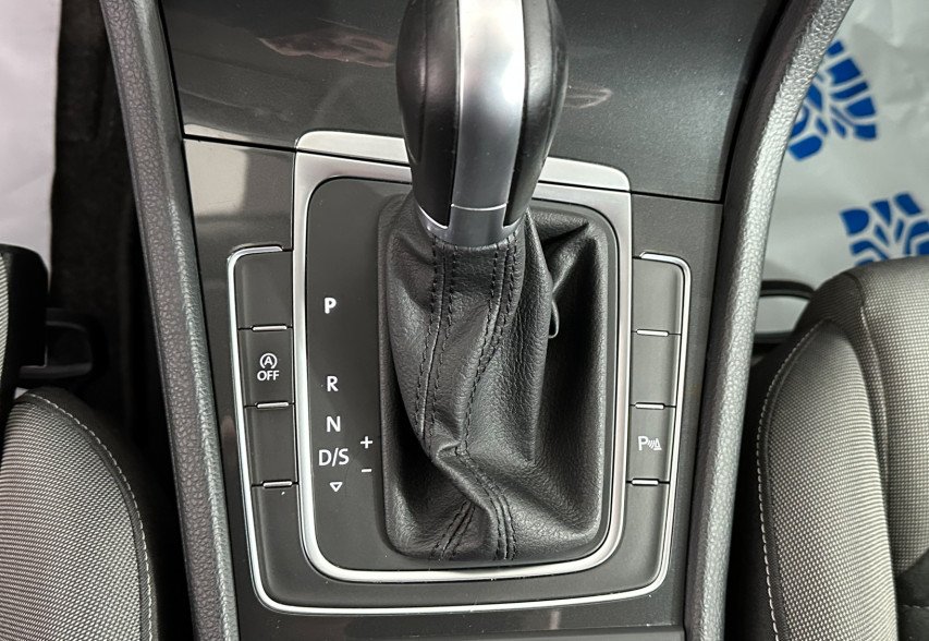 Volkswagen Golf VII 2018 Синій