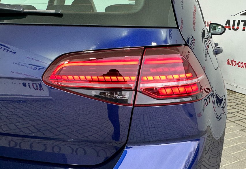 Volkswagen Golf VII 2018 Синій