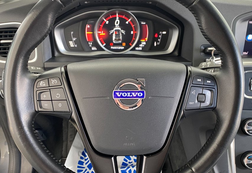 Volvo V60 2018 сірий
