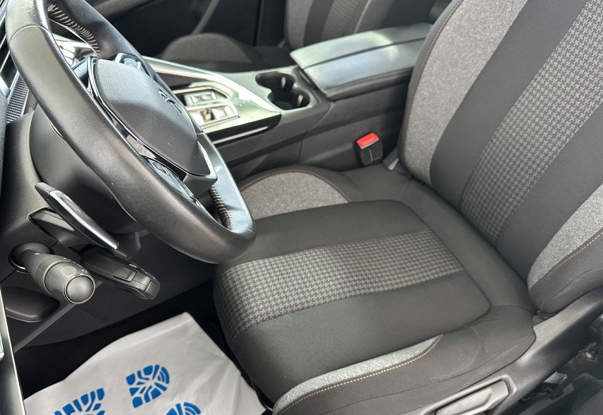 Peugeot 3008 2021 сірий