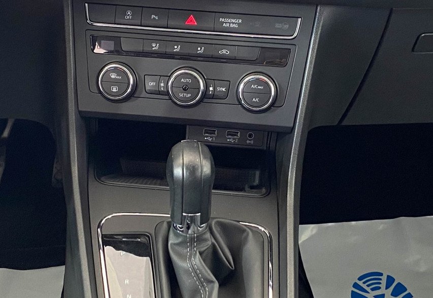 Seat Leon 2018 Сірий
