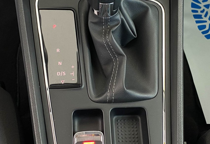 Seat Leon 2018 Сірий