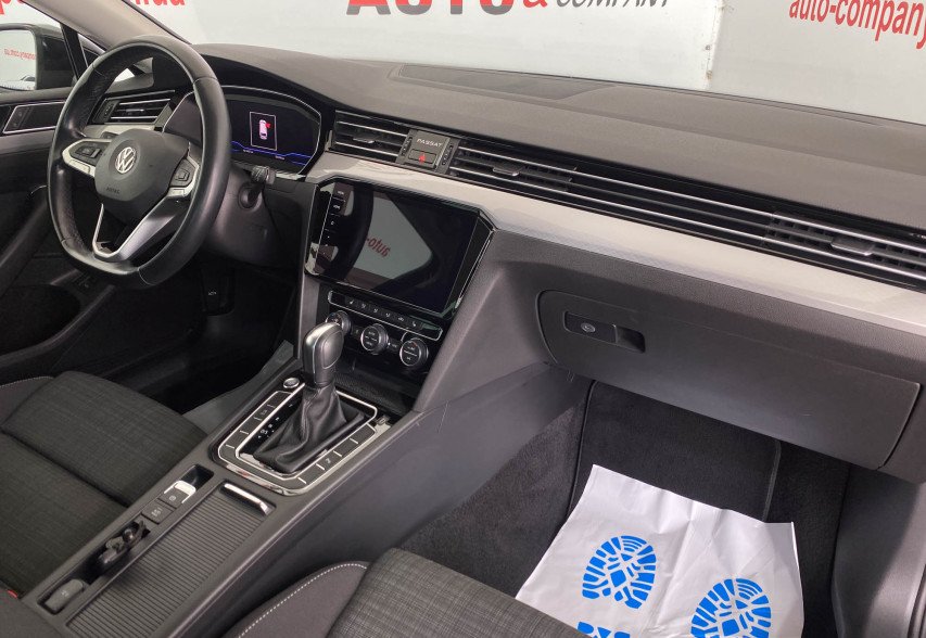 Volkswagen Passat B8 2020 Чорний