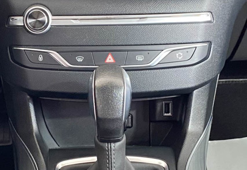 Peugeot 308  2019 білий