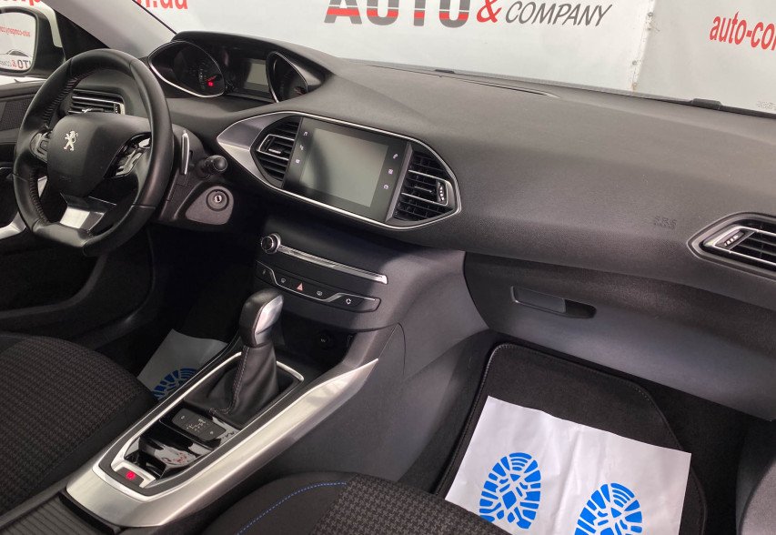 Peugeot 308  2019 білий