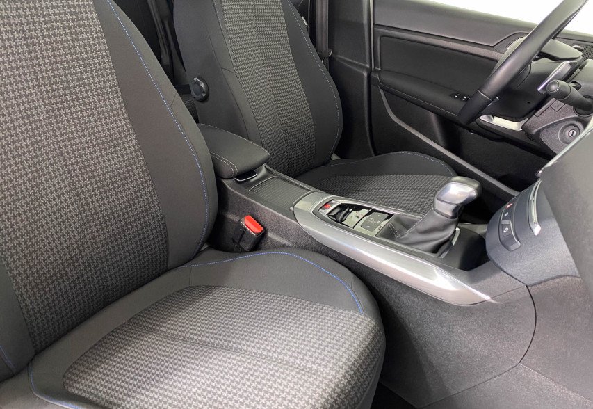 Peugeot 308  2019 білий