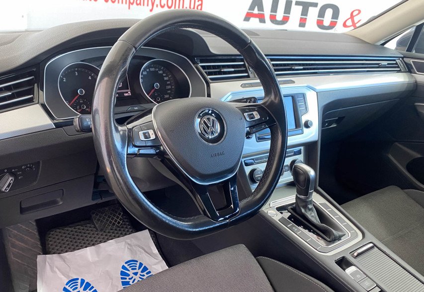 Volkswagen Passat B8 2015 сірий