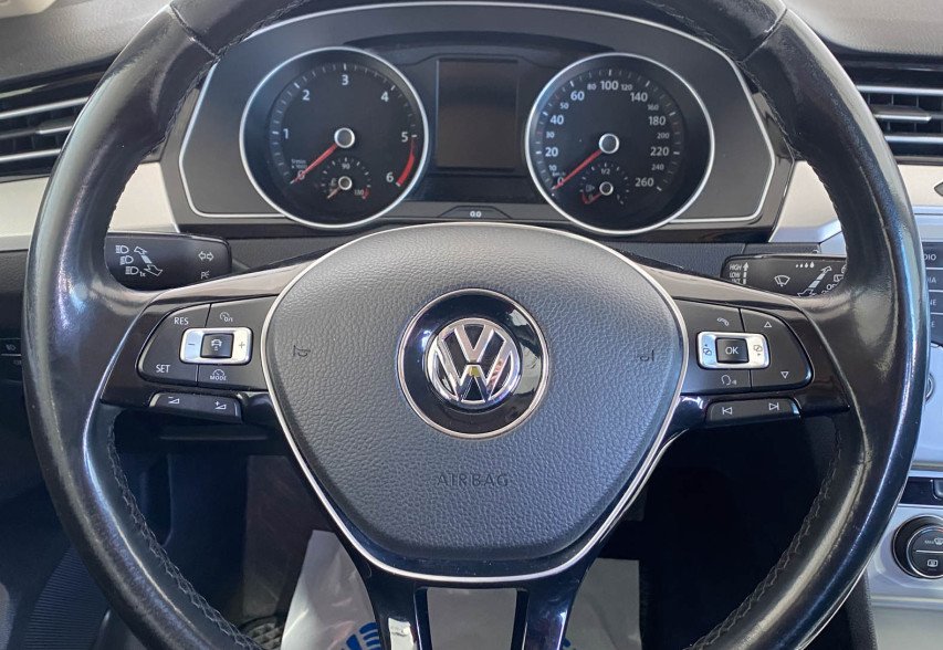 Volkswagen Passat B8 2015 сірий