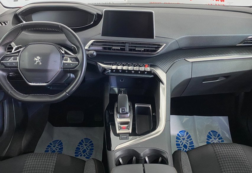 Peugeot 5008  2020 Чорний