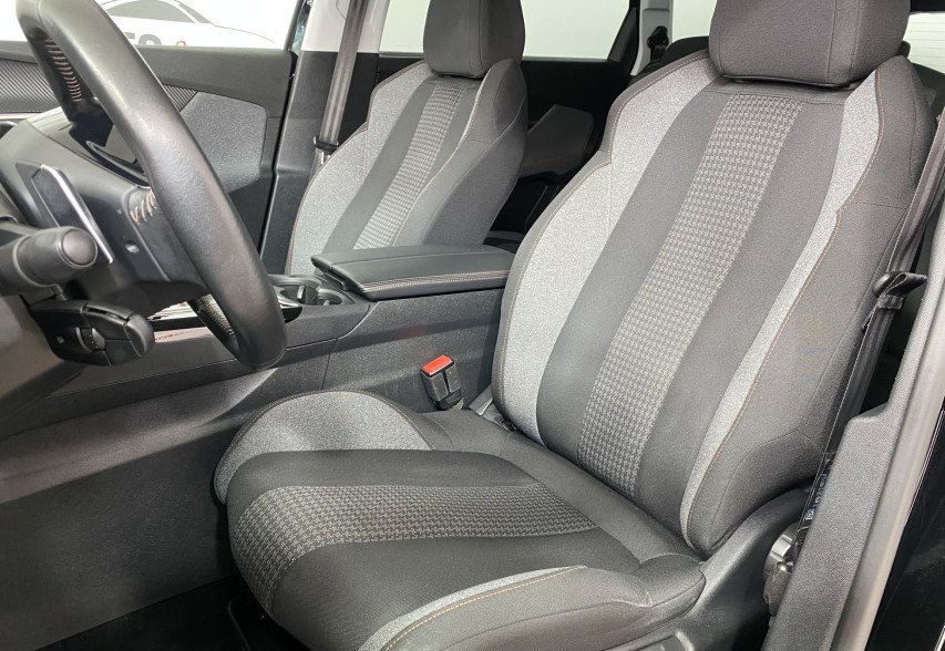 Peugeot 5008  2020 Чорний