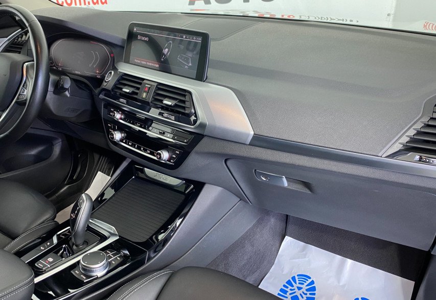 BMW X3 2021 білий