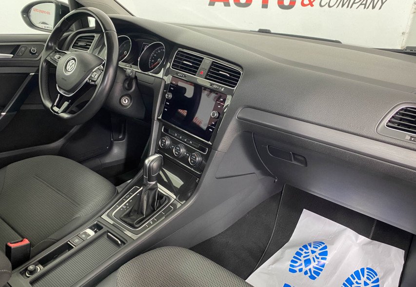 Volkswagen Golf VII 2018 Чорний
