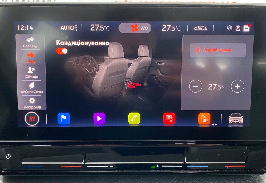 SEAT LEON 2022 білий