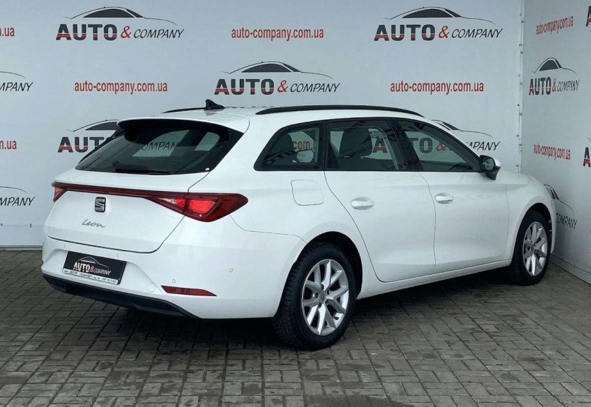 SEAT LEON 2022 білий