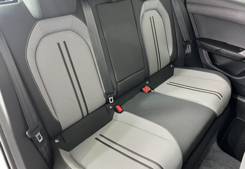 SEAT LEON 2020 білий