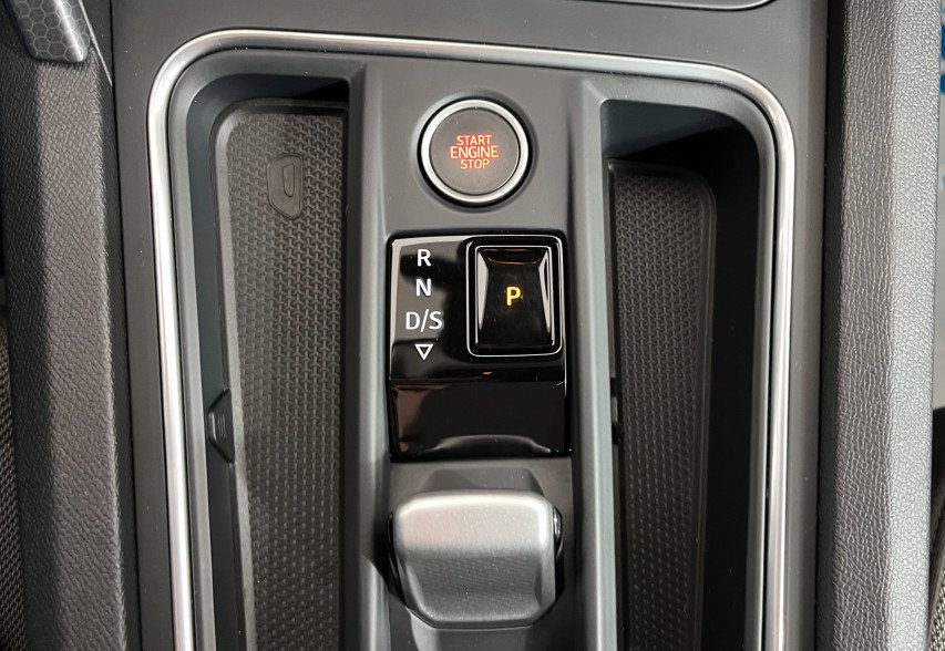 SEAT LEON 2020 білий