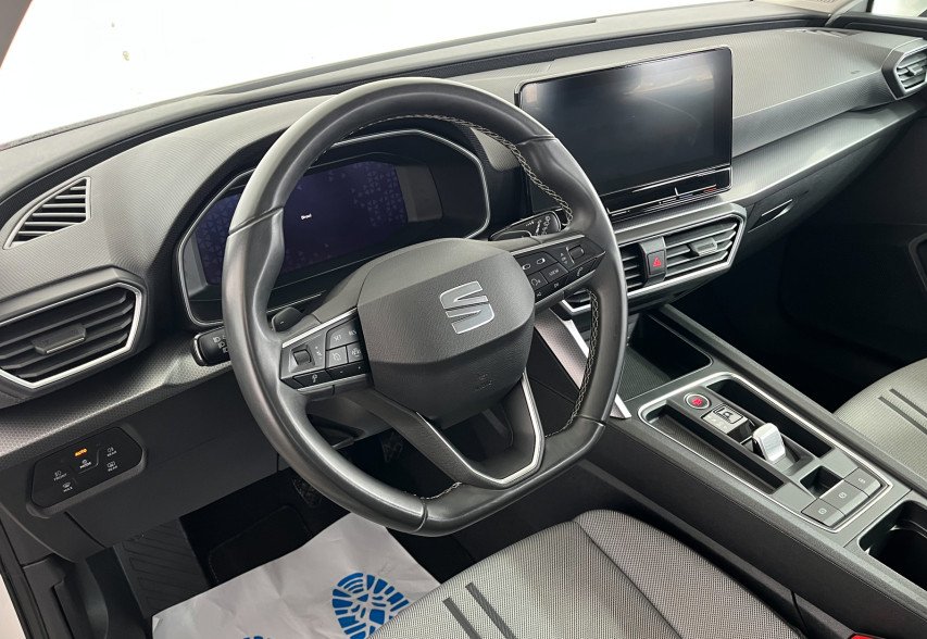 SEAT LEON 2020 білий