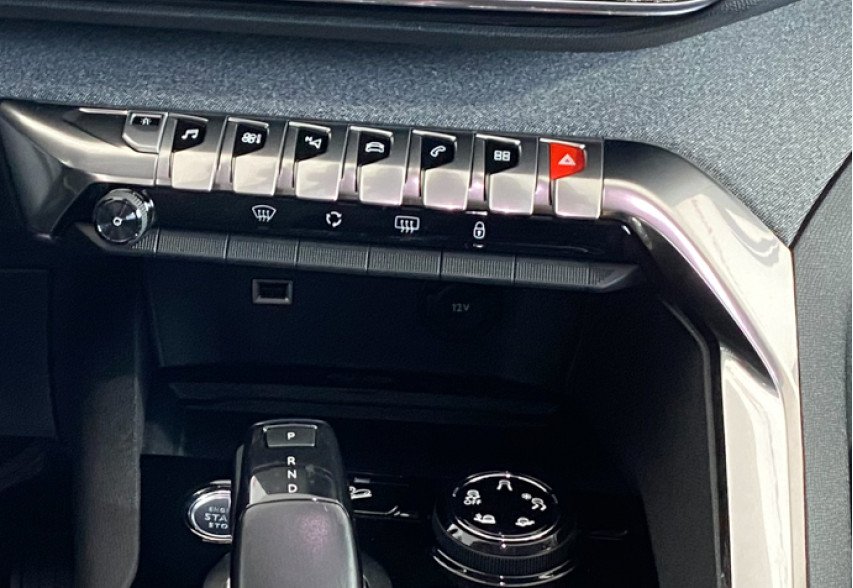 Peugeot 3008 2018 чорний