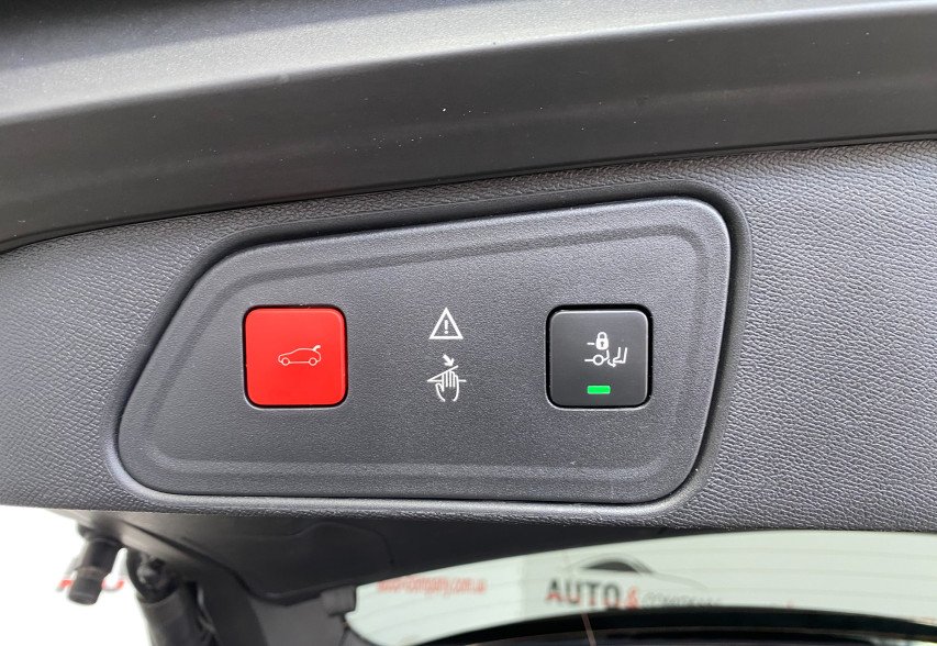 Peugeot 3008 2018 чорний
