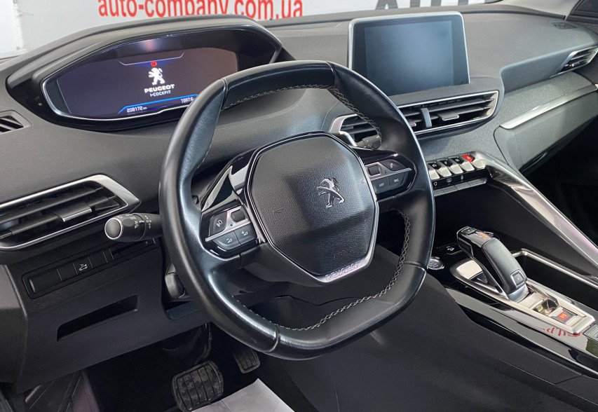 Peugeot 3008 2018 чорний