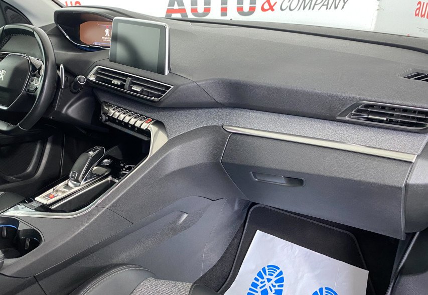 Peugeot 3008 2018 чорний