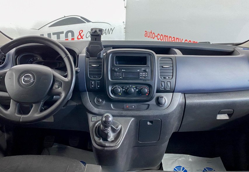 Opel Vivaro 2014 білий