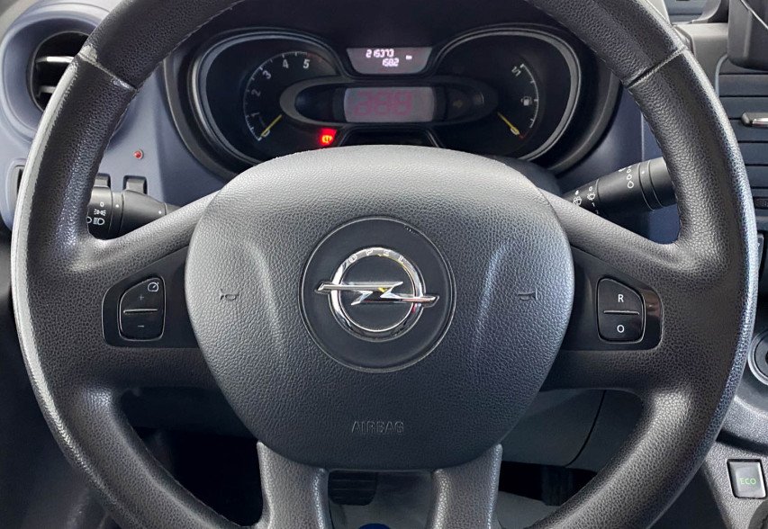 Opel Vivaro 2014 білий