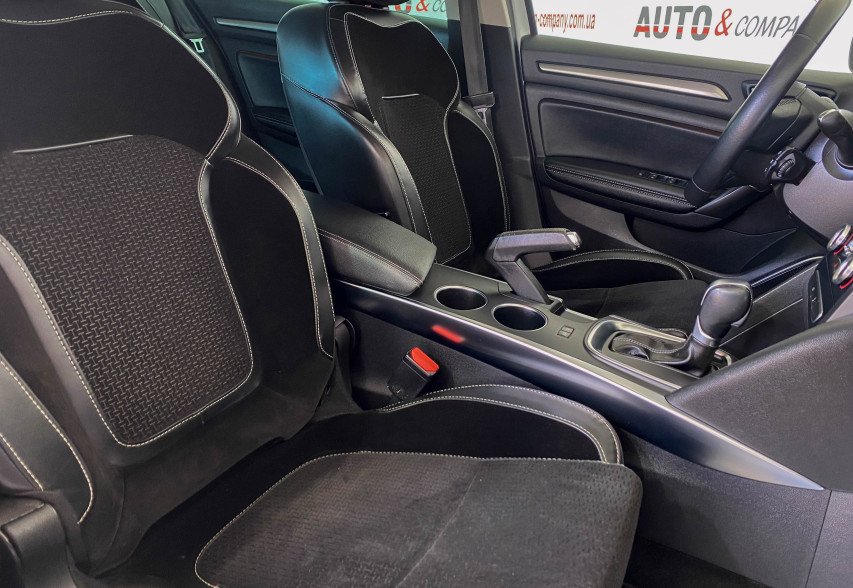 Renault Megane  2017 білий