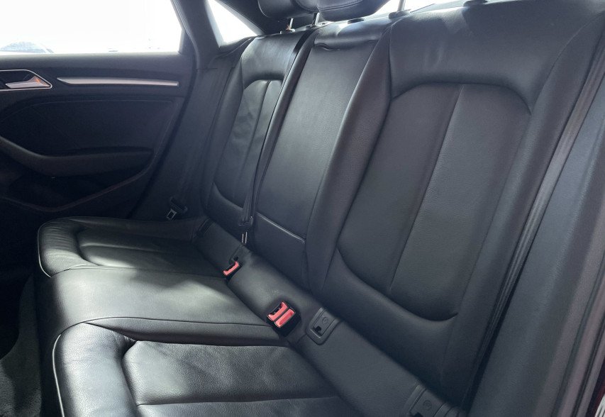Audi A3 2016 чорний