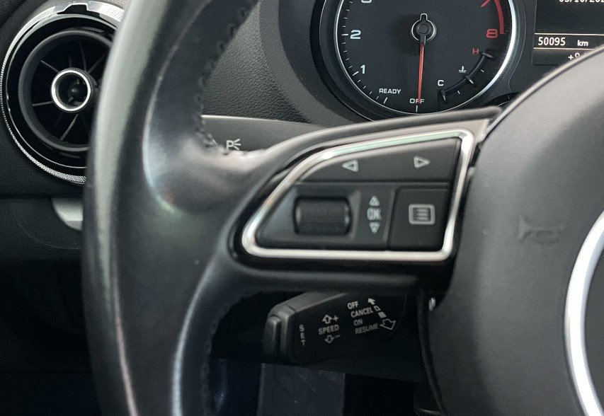 Audi A3 2016 чорний