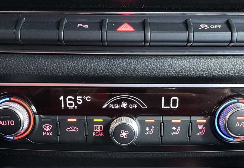 Audi A3 2016 чорний