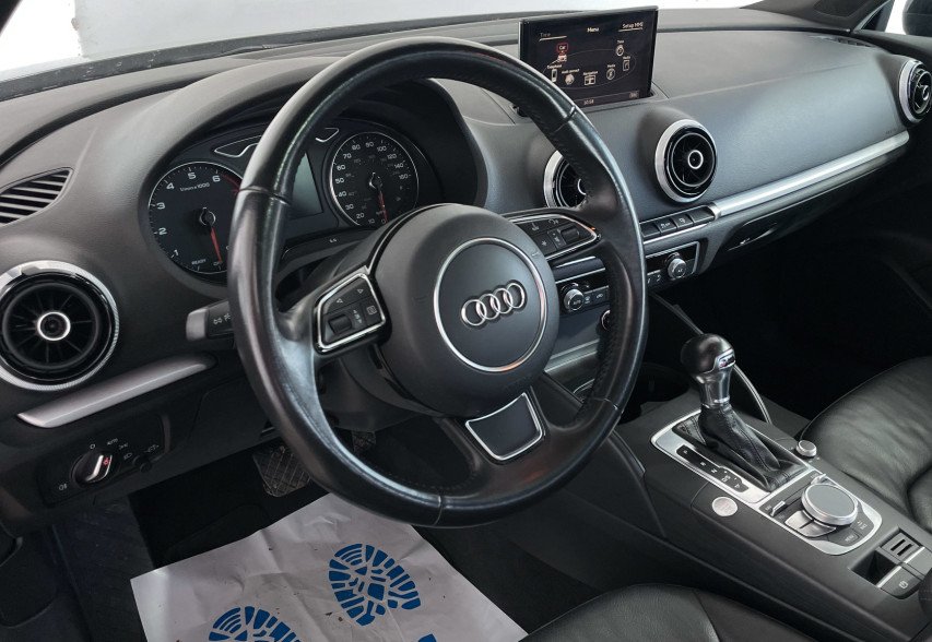 Audi A3 2016 чорний