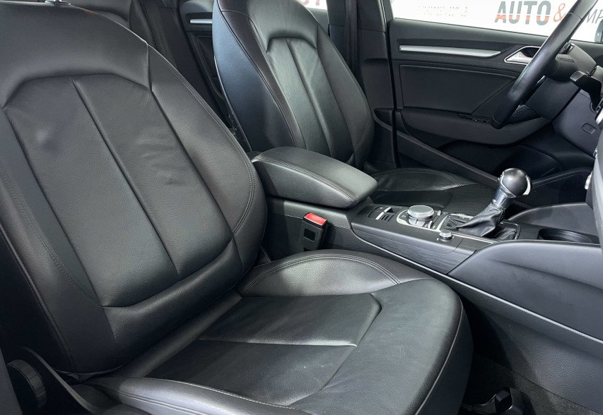 Audi A3 2016 чорний