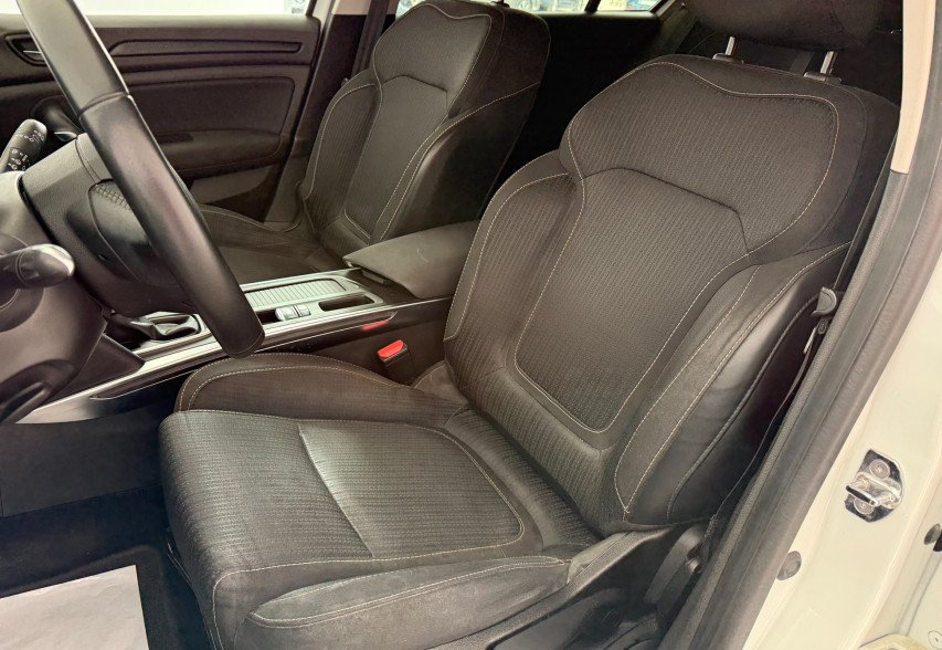 Renault Megane  2019 білий