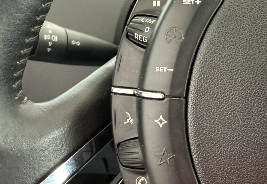 Citroen Grand C4 Picasso 2011 Білий 