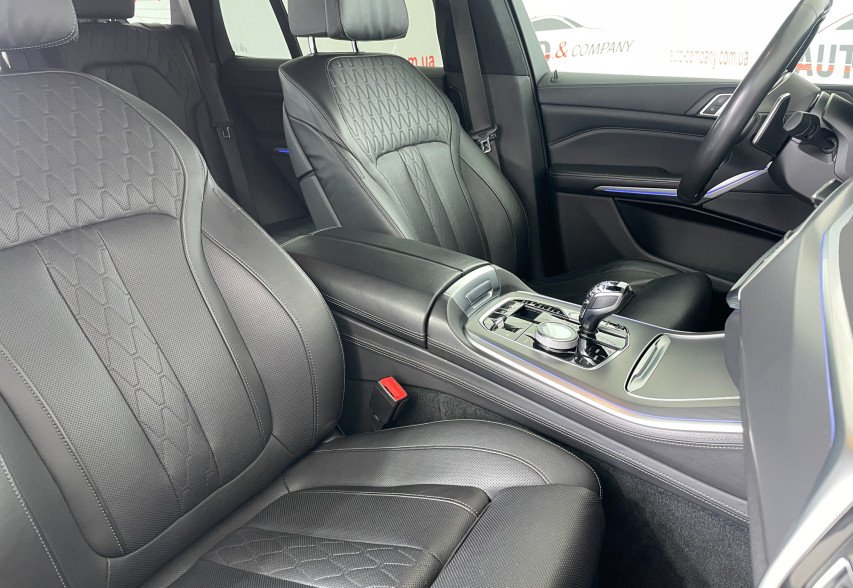 BMW X5 M50D 2020 сірий