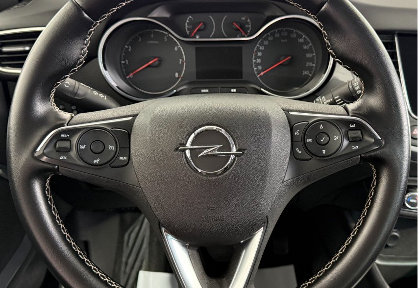 Opel Crossland X 2020 чорний