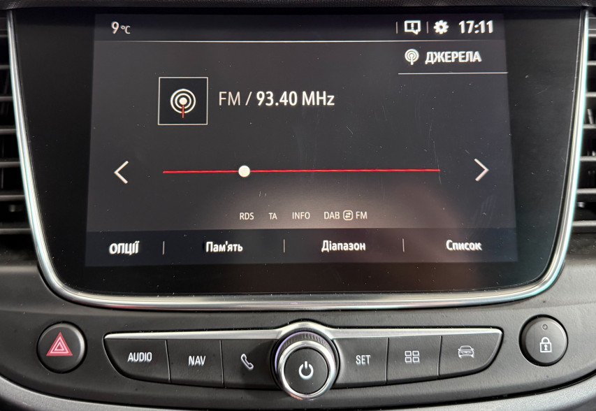 Opel Crossland X 2020 чорний