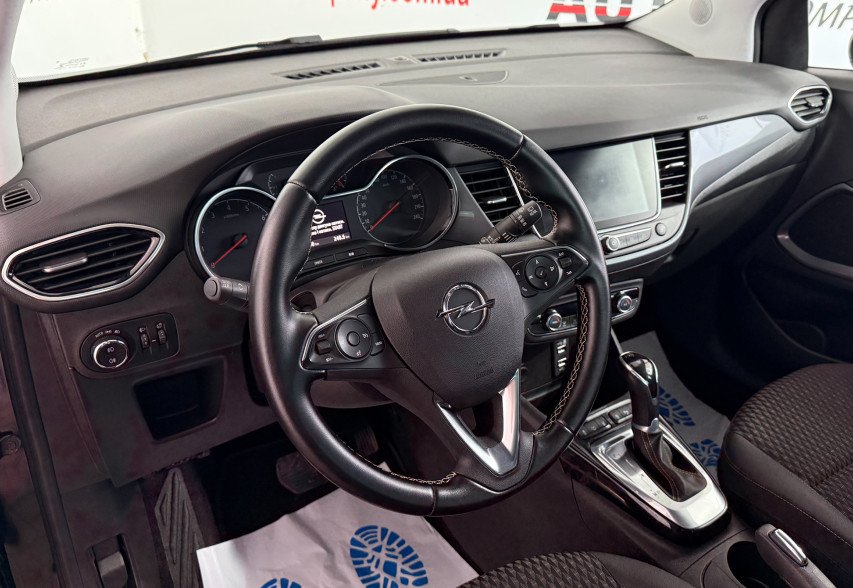 Opel Crossland X 2020 чорний