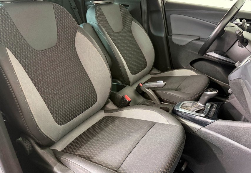 Opel Crossland X 2020 чорний