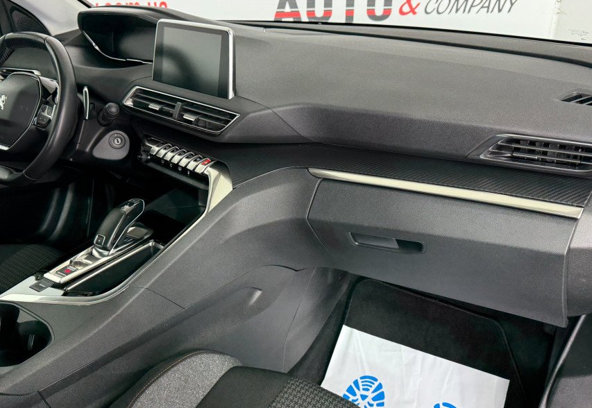 Peugeot 3008 2020 сірий