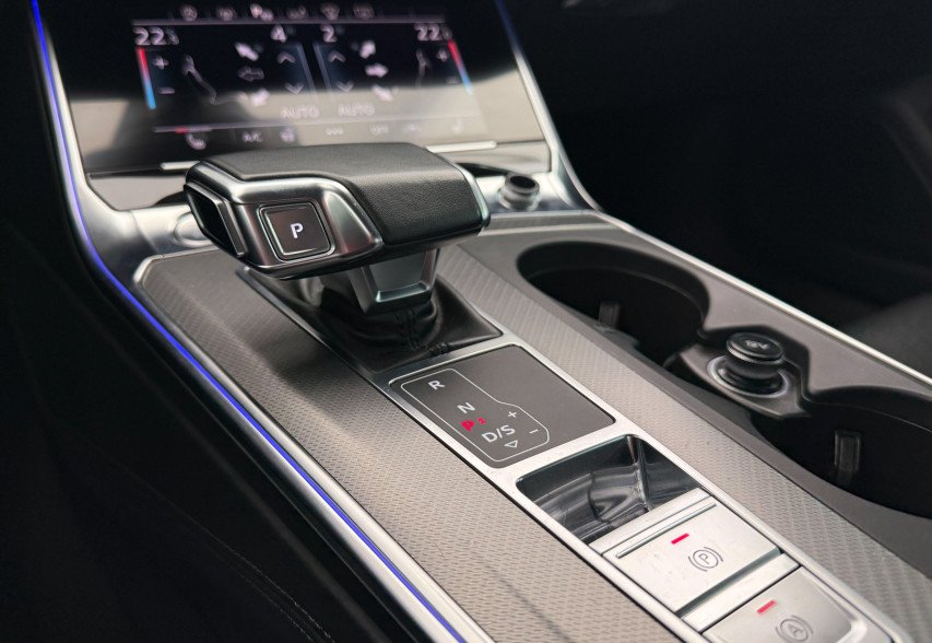 Audi A6  2018 сірий