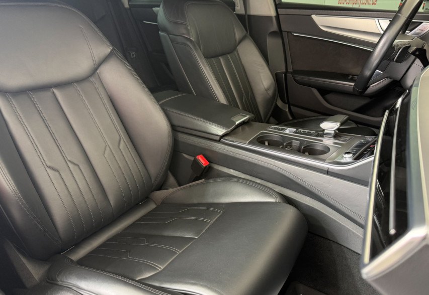 Audi A6  2018 сірий