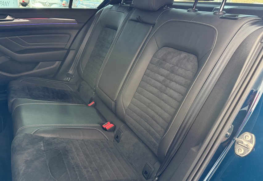 Volkswagen Passat B8 2020 синій