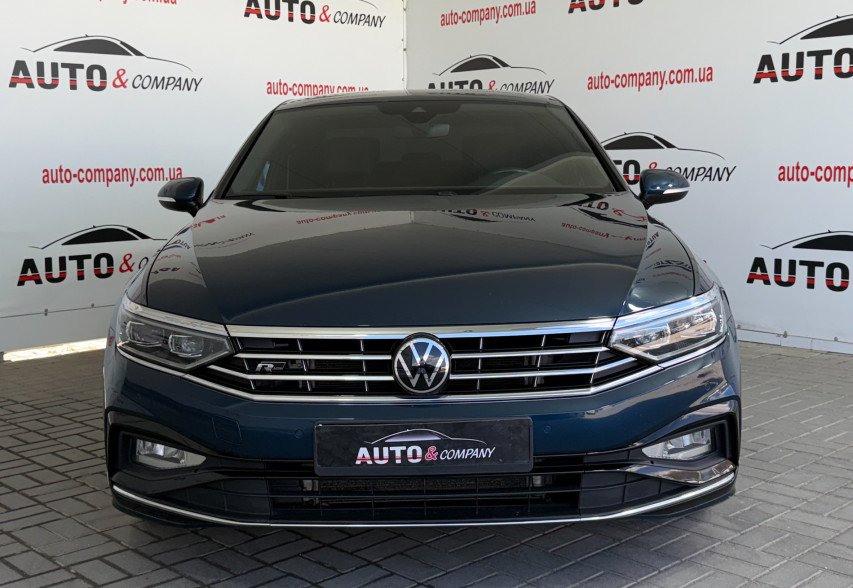Volkswagen Passat B8 2020 синій