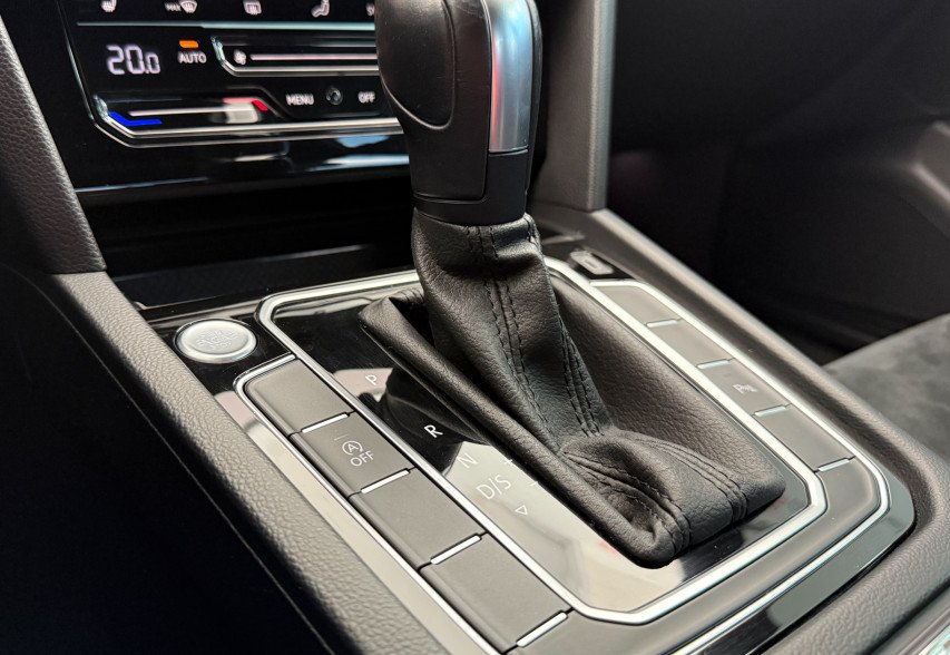 Volkswagen Passat B8 2020 синій